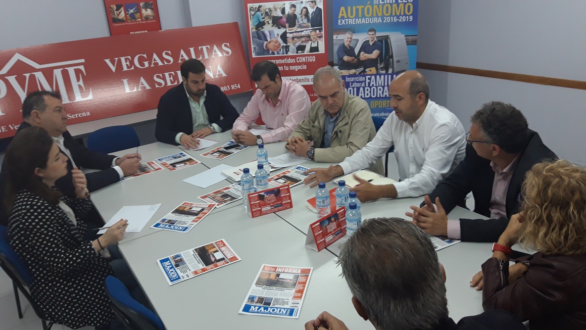 PSOE de Extremadura visita APYME Vegas Altas – La Serena, CEAT Extremadura y RedActiba para conocer las reivindicaciones de los empresarios