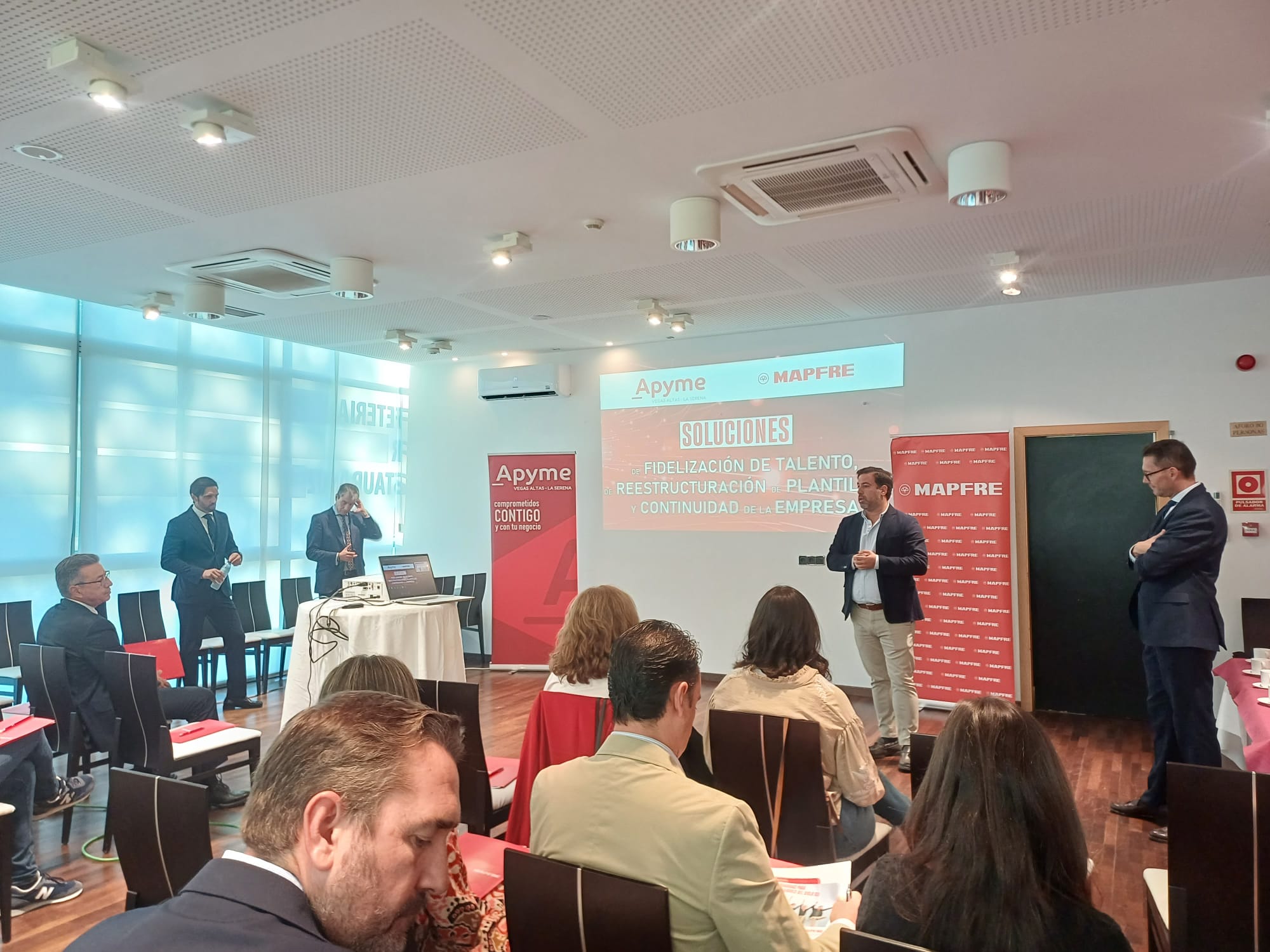 Éxito de participación en la Conferencia Empresarial organizada por APYME Vegas Altas La Serena y MAPFRE