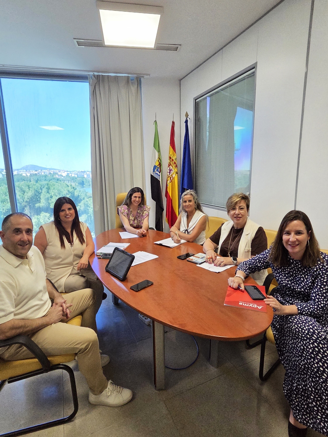 APYME Vegas Altas-La Serena ha mantenido una productiva reunión de trabajo con la nueva Directora General de Inteligencia Competitiva y Comercio de la Junta de Extremadura, Laura Pascual Nebreda