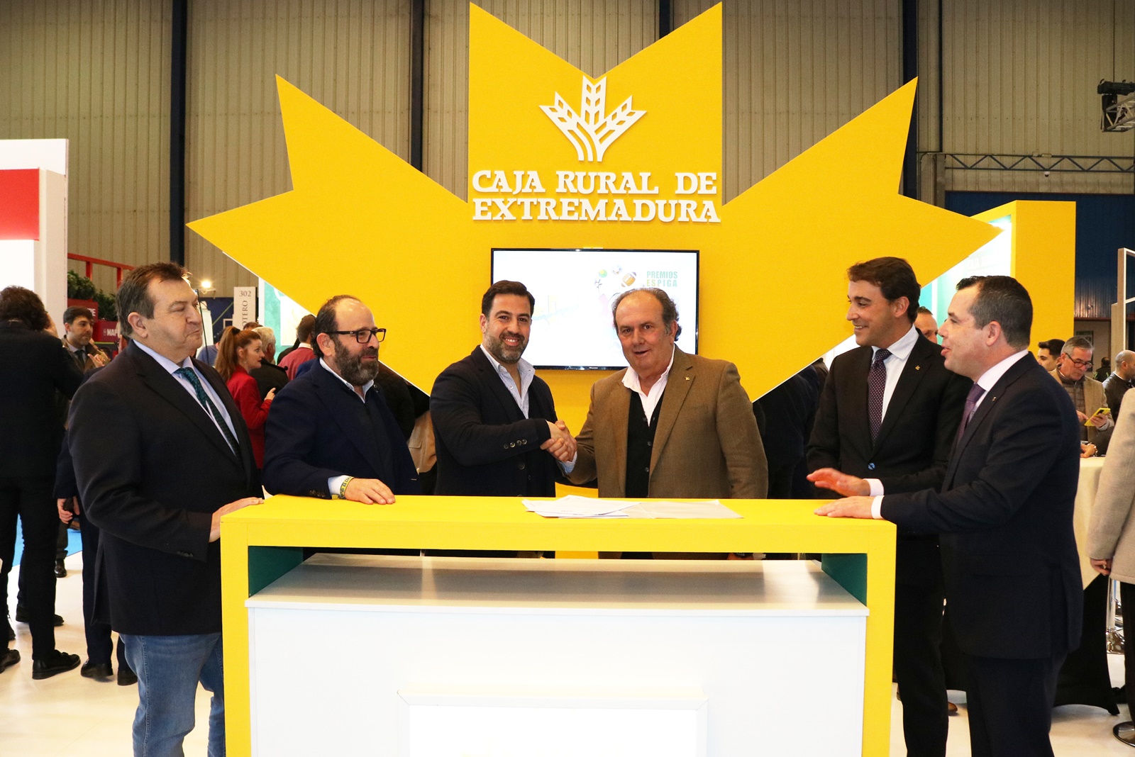 Caja Rural de Extremadura y APYME VEGAS ALTAS LA SERENA renuevan su colaboración para apoyar a las empresas de la comarca
