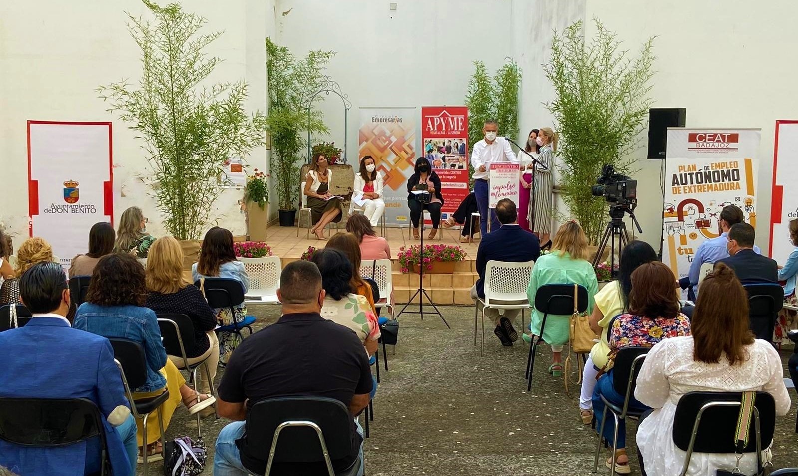 APYME Vegas Altas La Serena y la Fundación Mujeres celebraron con gran éxito el “II ENCUENTRO DE MUJERES EMPRESARIAS Y EMPRENDEDORAS”