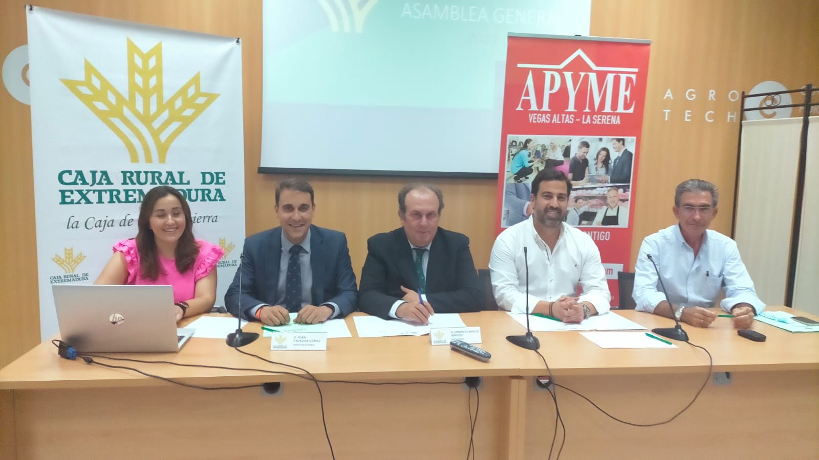 APYME Vegas Altas – La Serena y Caja Rural de  Extremadura renuevan su colaboración para impulsar a las empresas 