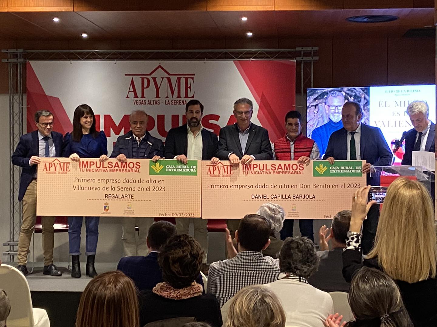 APYME Vegas Altas La Serena y Caja Rural de Extremadura, premian a REGALARTE y Daniel Capilla como primeros empresarios de 2023