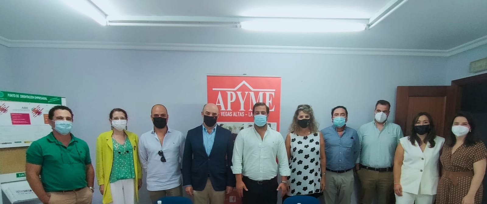 El presidente de la Cámara de Comercio de Badajoz, Mariano García, visitó esta mañana la sede de APYME Vegas Altas – La Serena