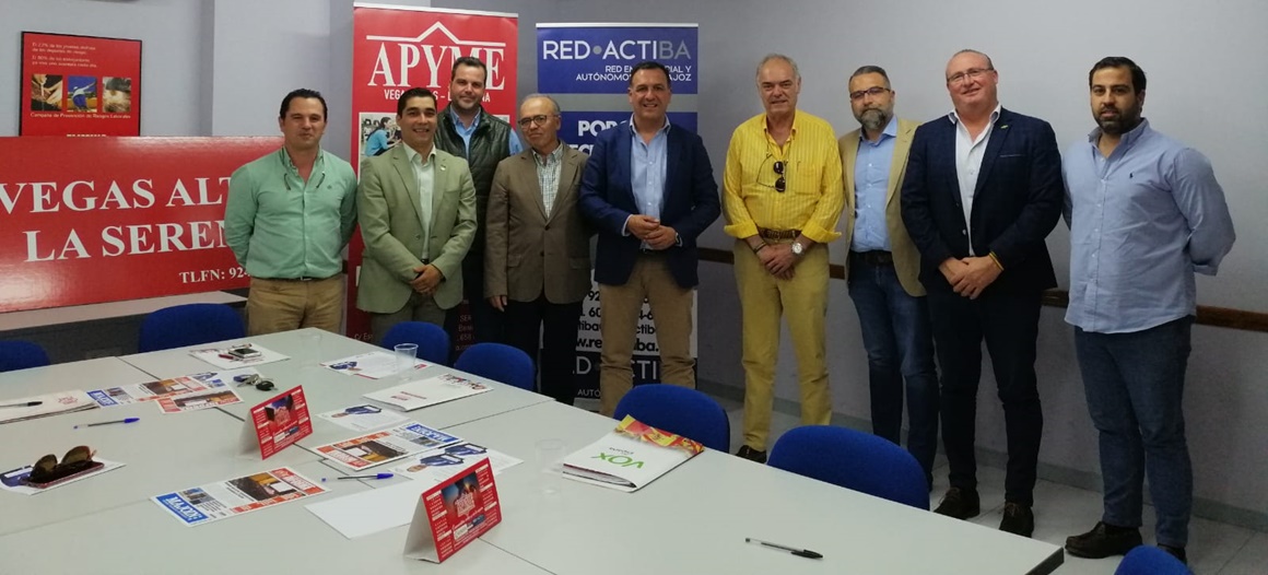 VOX Extremadura visita APYME Vegas Altas – La Serena, CEAT Extremadura y RedActiba para escuchar las reivindicaciones de los empresarios